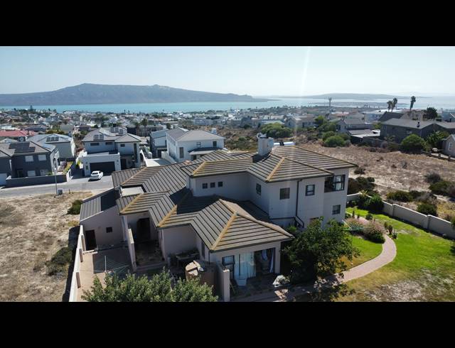 5 BEDROOM FREEHOLD FOR SALE IN MYBURGH PARK